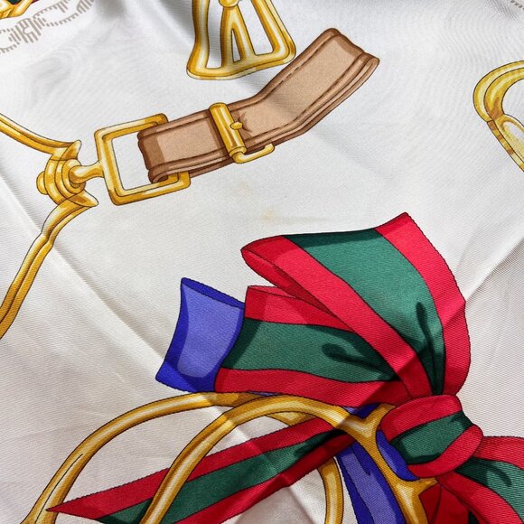 Vintage Gucci 100% Silk Satin Scarf 34" Ivery Green Red Bow Italy Made (45) - Picture 6 of 15